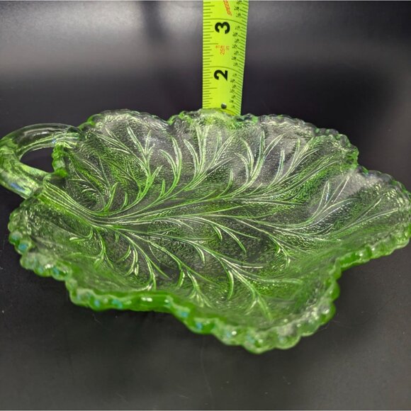 Indiana Glass Green Glass Embossed Leaf Bowl Candy Nut Trinket Dish Vintage - Picture 7 of 9